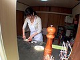 熟女の生野菜オナニー　サンプル画像07